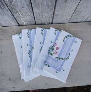 Sunweave Linen Corporation Cotton/Polyester Antique White Floral 5 Napkins